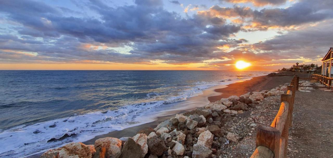 Suites Beach Nature เบเลซ-มาลากา ภายนอก รูปภาพ